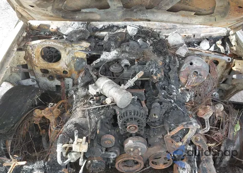 1999 Mercury Grand Marquis Gs z USA, uszkodzony, nr VIN 2MEFM74W6XX660298